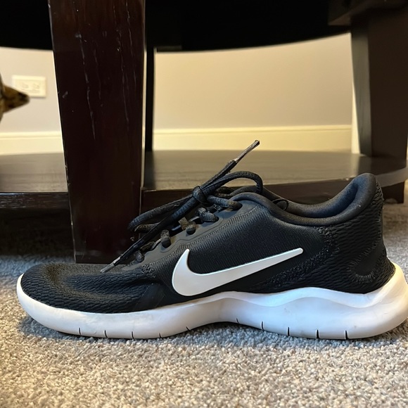 Women's Nike Flex Gym Shoes - Picture 2 of 7